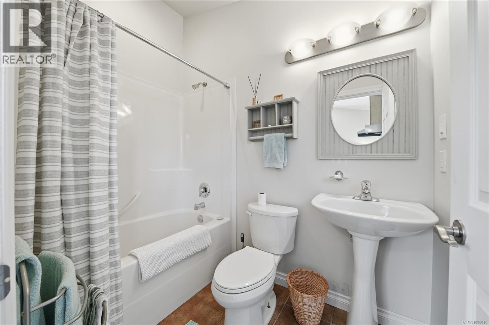 521 Point Ideal Dr, Lake Cowichan