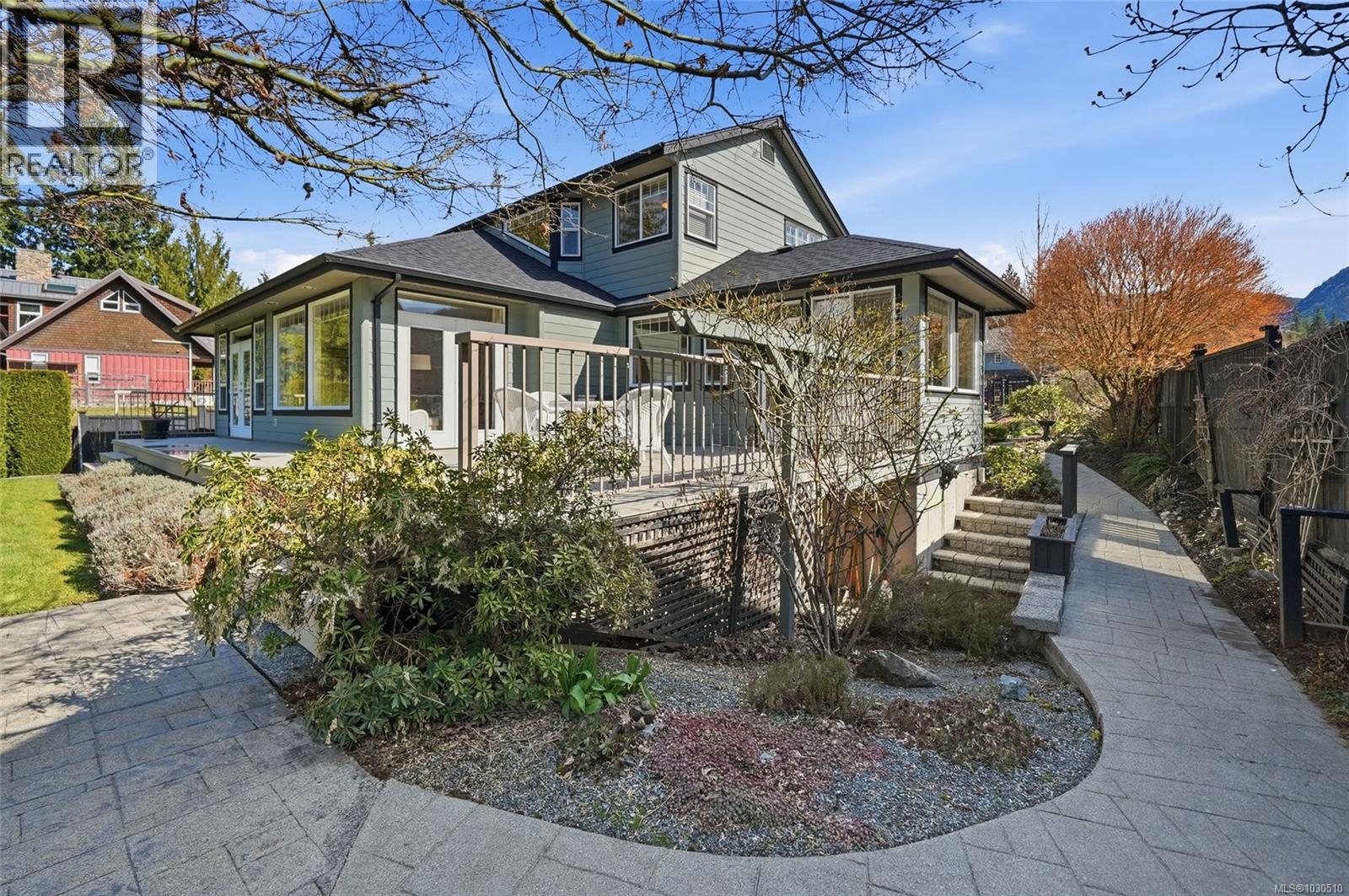 521 Point Ideal Dr, Lake Cowichan