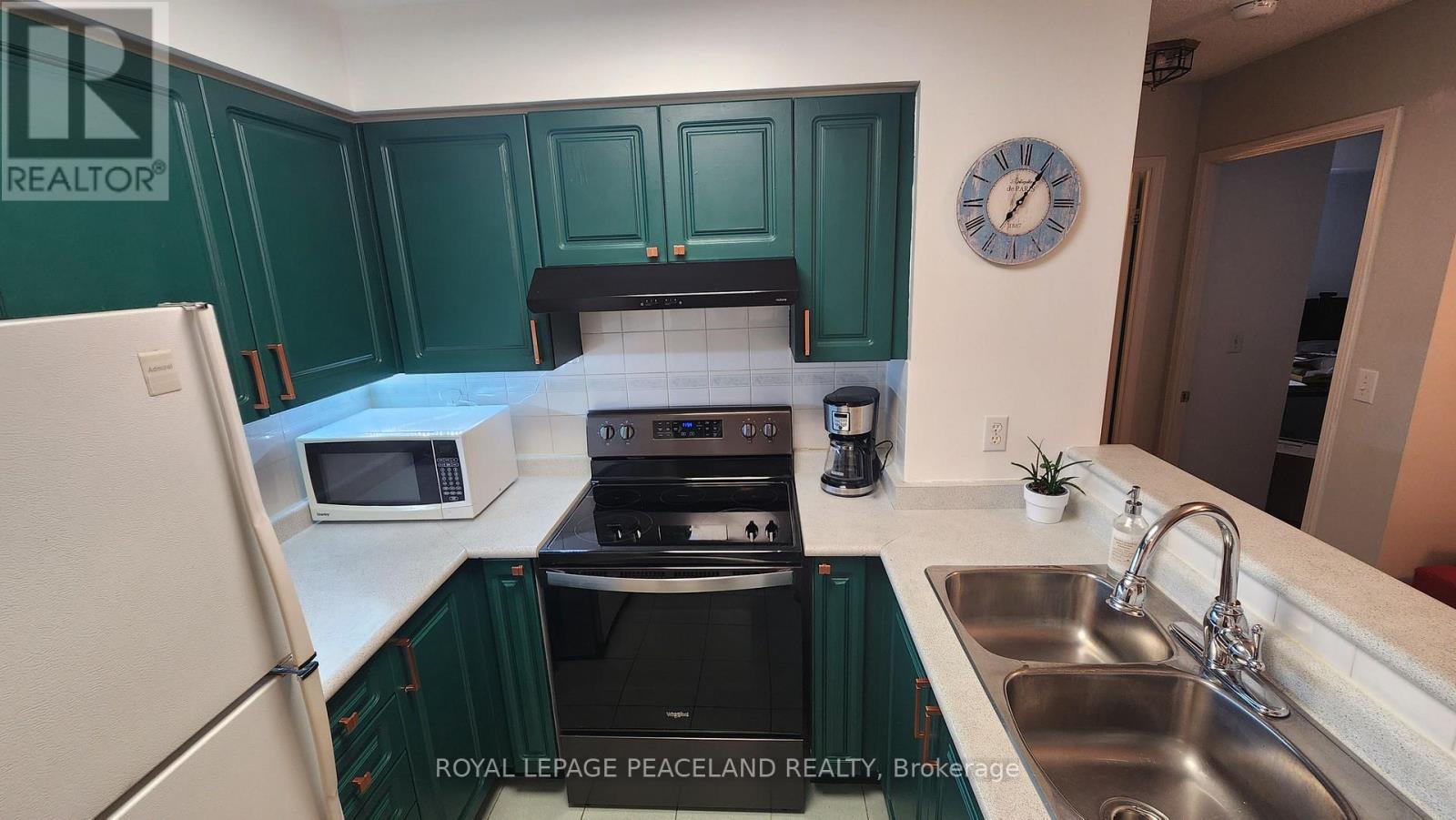 #409 18 PEMBERTON AVENUE - 14