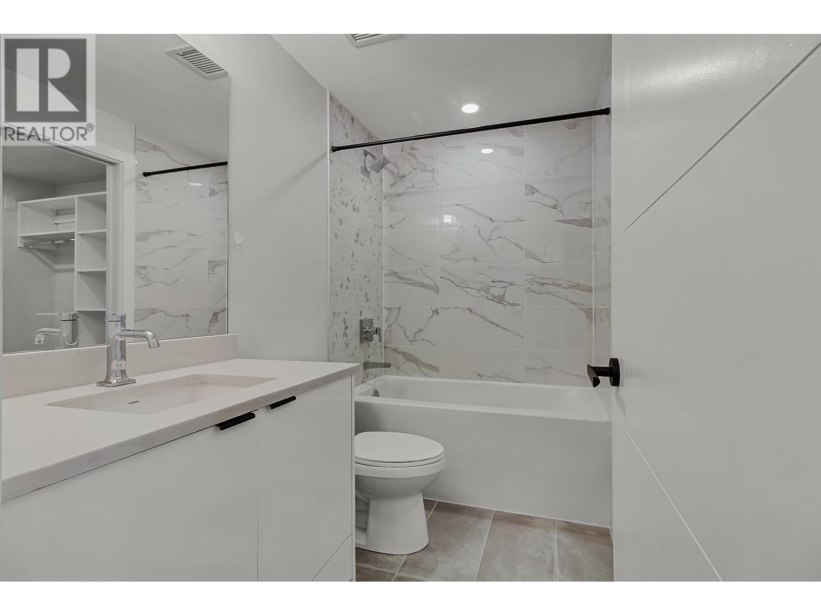 227 11655 FRASER STREET, Maple Ridge