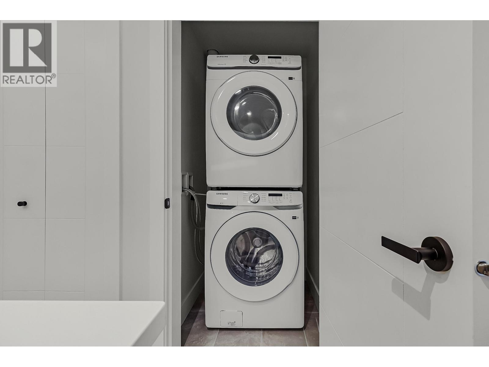 227 11655 FRASER STREET, Maple Ridge