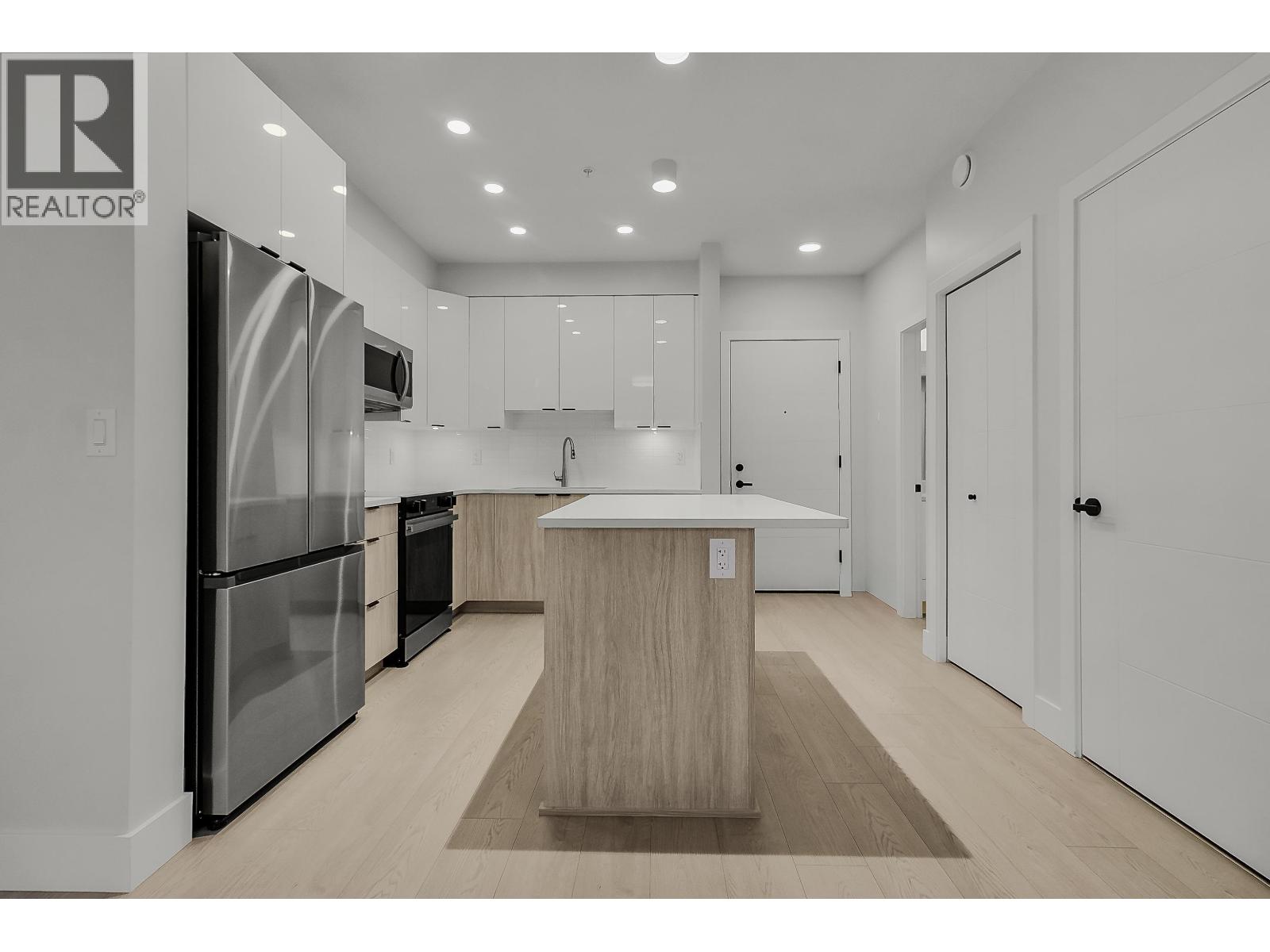 227 11655 FRASER STREET, Maple Ridge