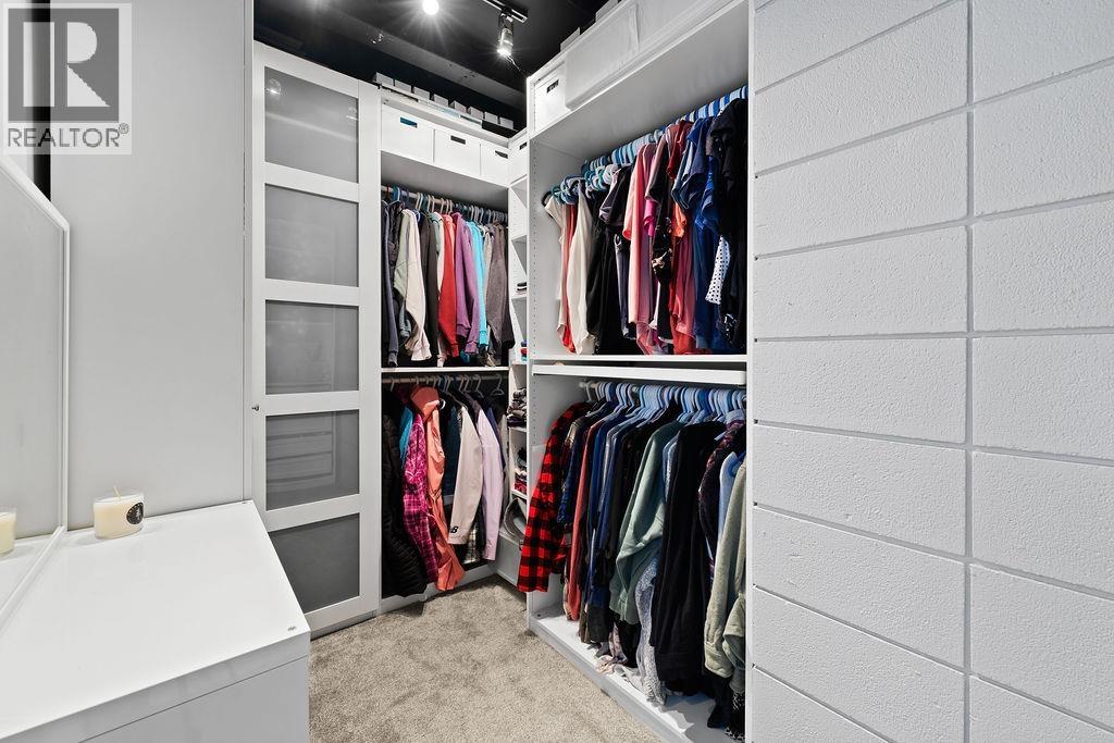 201 341 MAHON AVENUE