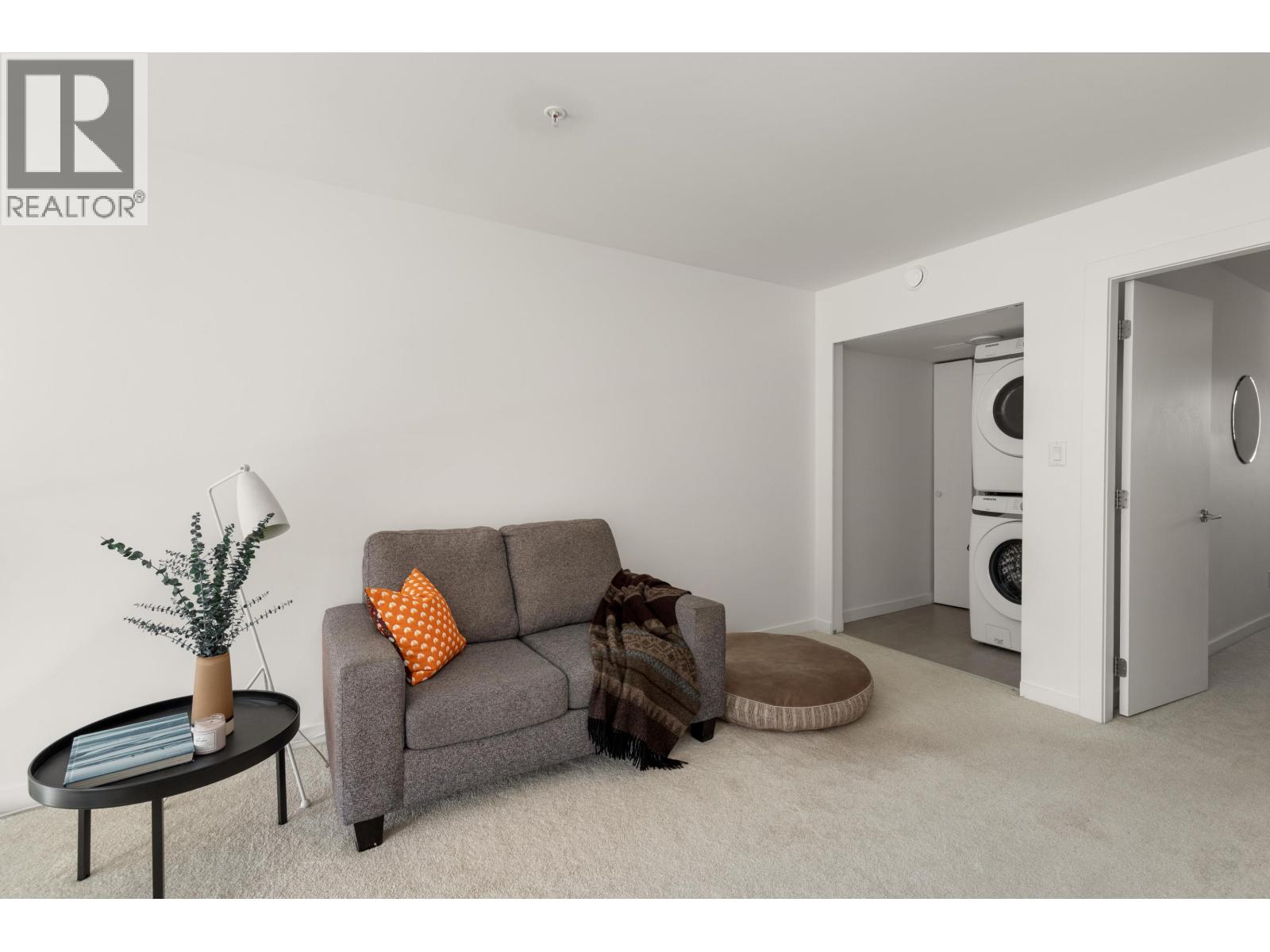 204 39767 GOVERNMENT ROAD, Squamish