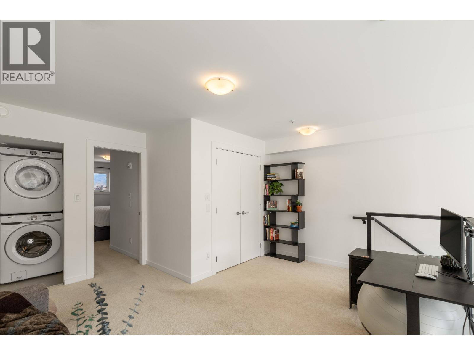 204 39767 GOVERNMENT ROAD, Squamish