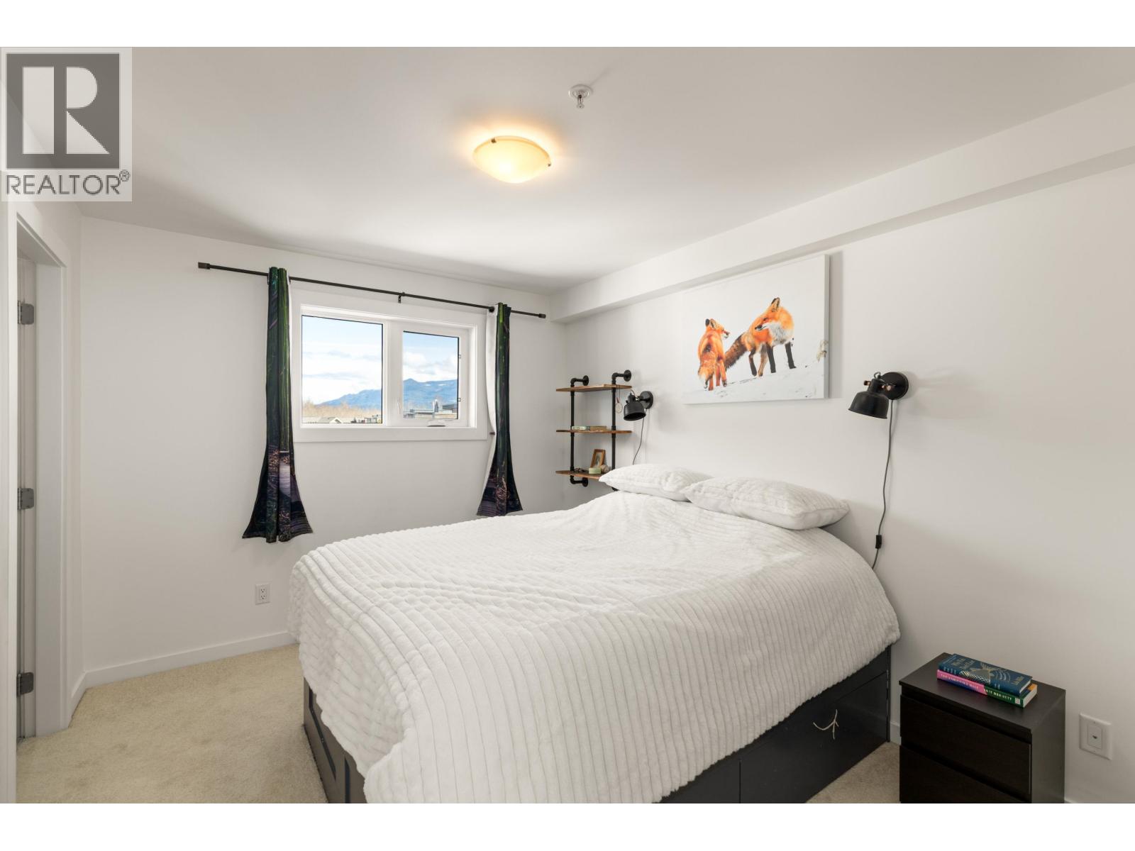 204 39767 GOVERNMENT ROAD, Squamish