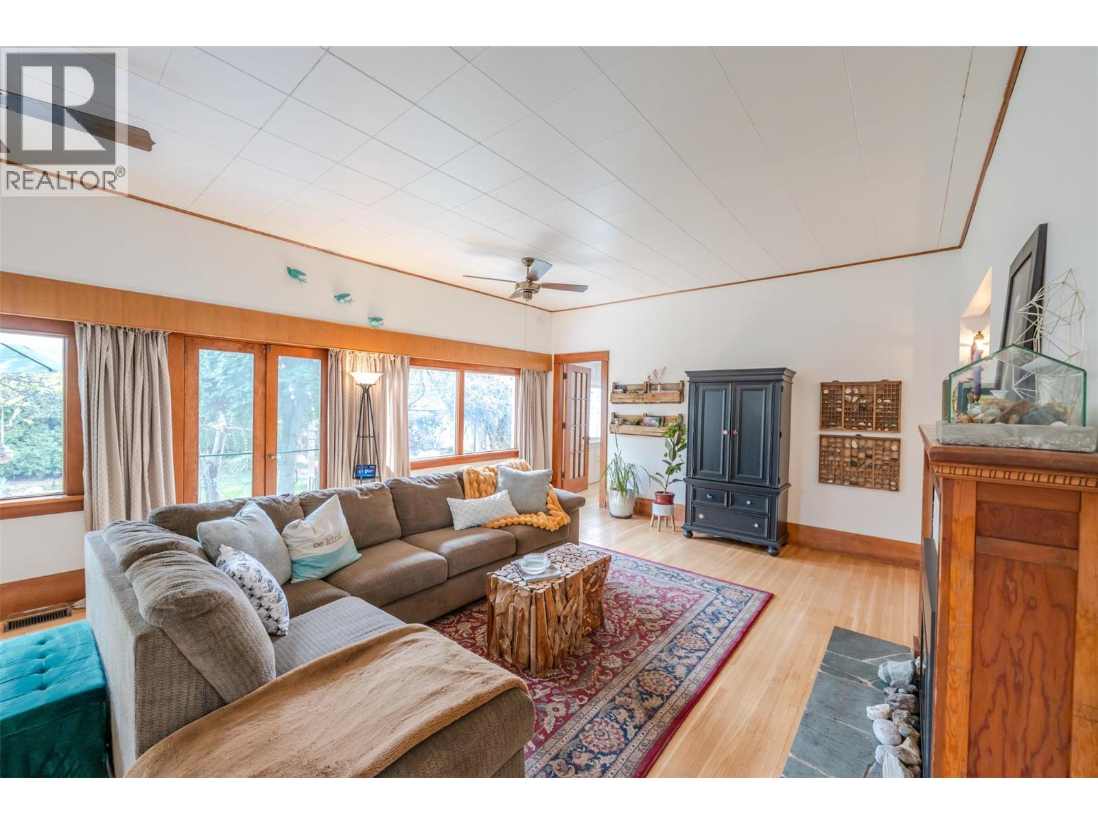 100 HUTH Avenue, Penticton