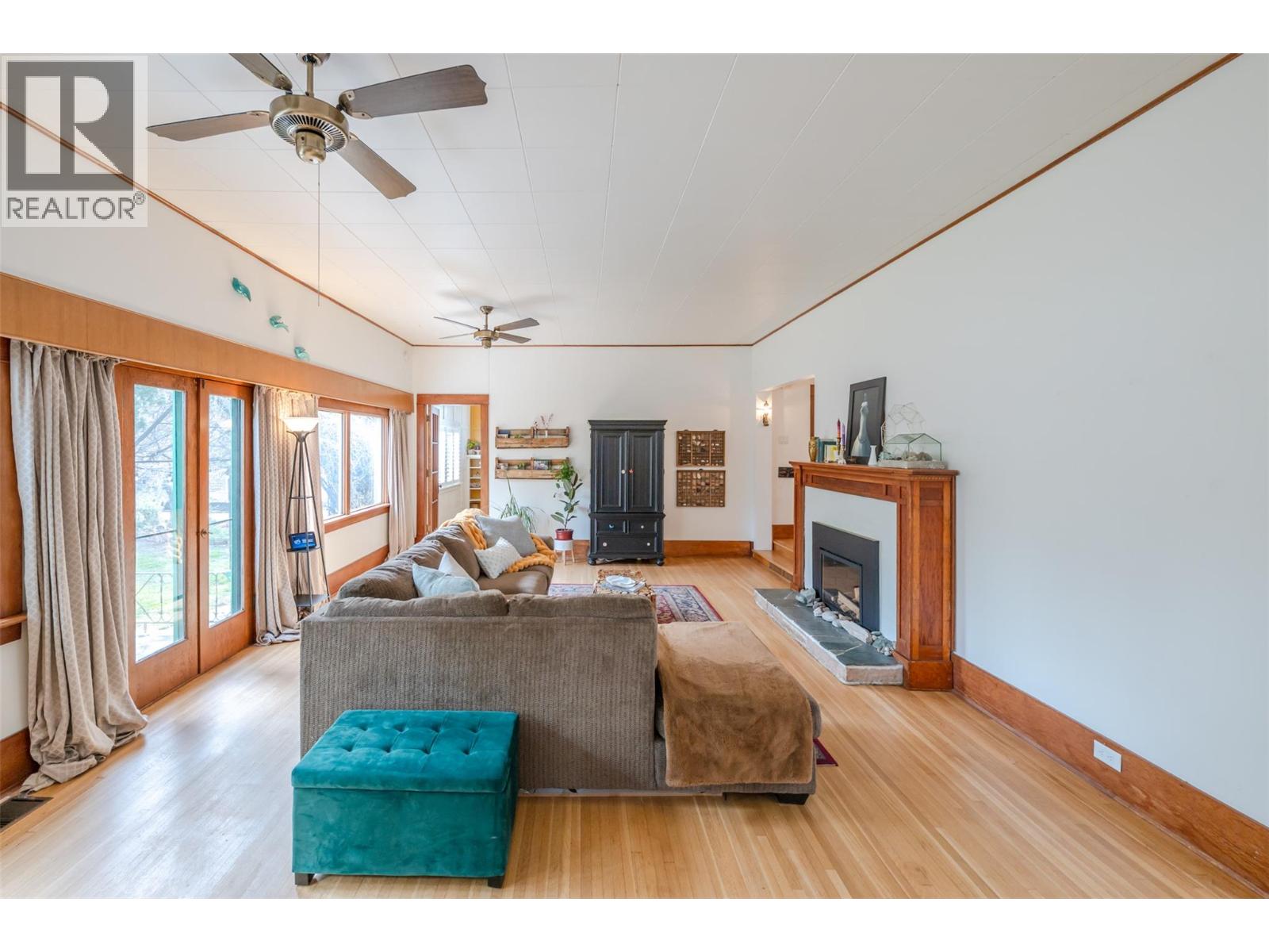 100 HUTH Avenue, Penticton