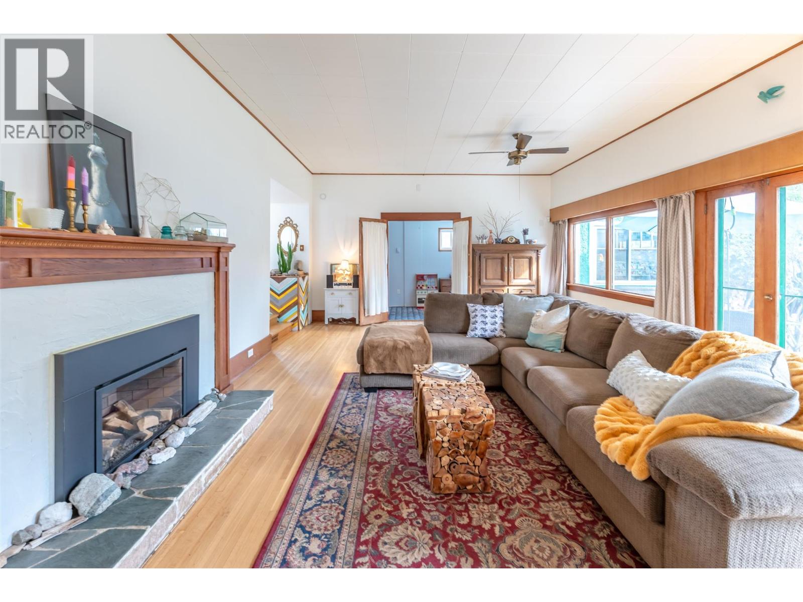 100 HUTH Avenue, Penticton