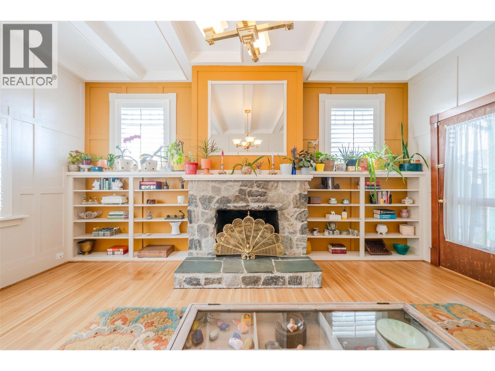 100 HUTH Avenue, Penticton