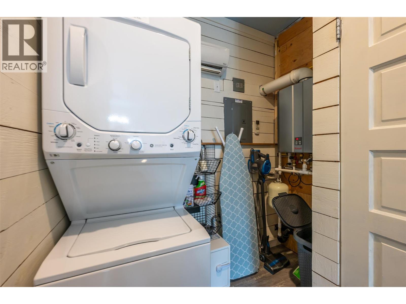 100 HUTH Avenue, Penticton