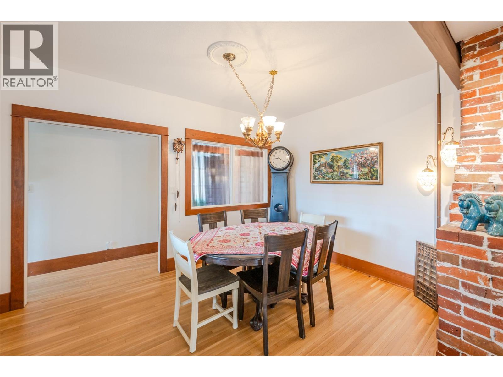 100 HUTH Avenue, Penticton