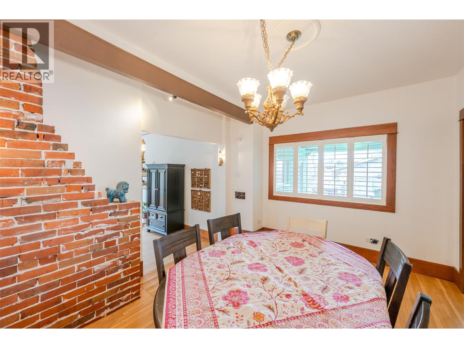 100 HUTH Avenue, Penticton