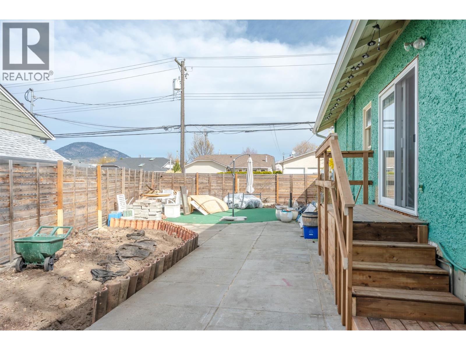 100 HUTH Avenue, Penticton