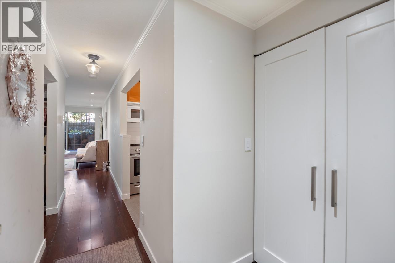 104 925 W 15TH AVENUE, Vancouver