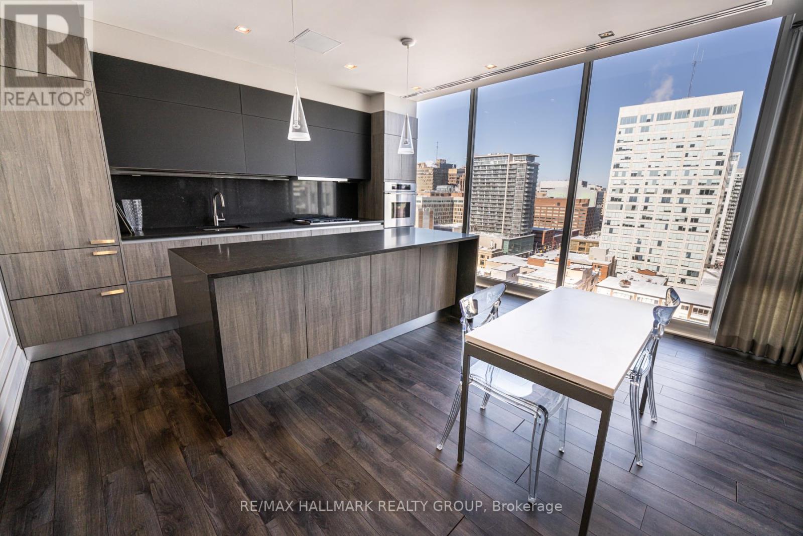 Designer Kitchen with Quartz Counters