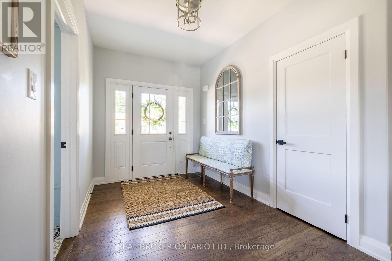 19 CHESLOCK CRESCENT - 4