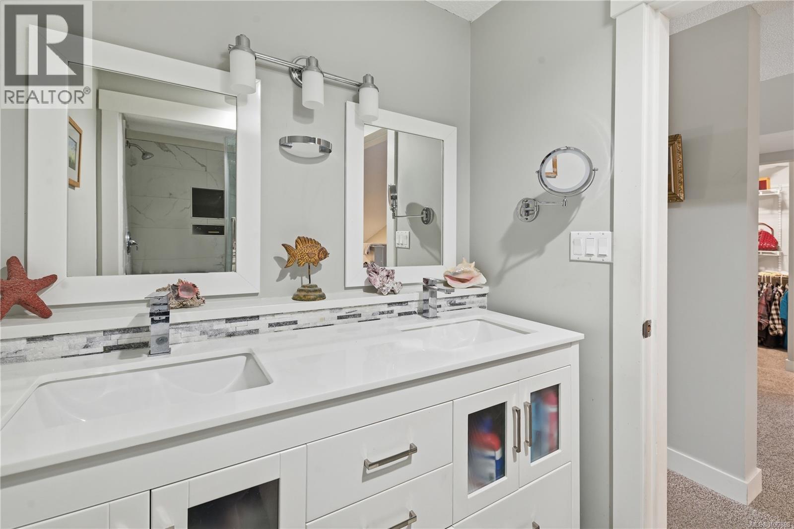 611 2562 Departure Bay Rd, Nanaimo