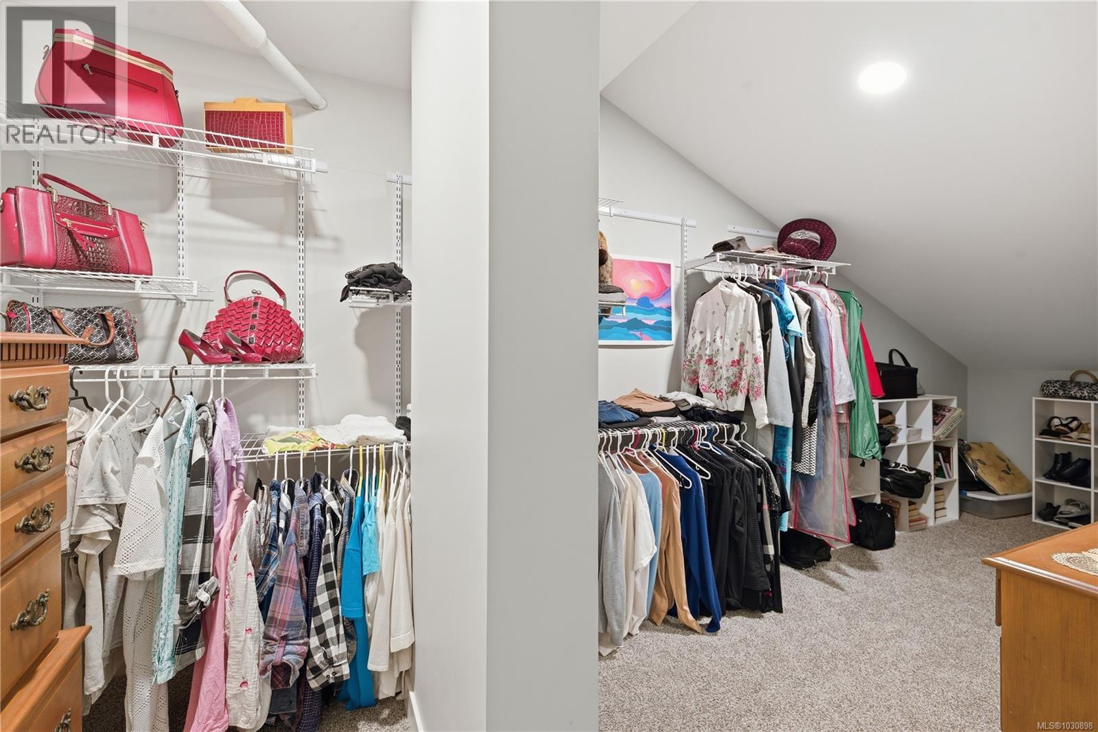 611 2562 Departure Bay Rd, Nanaimo