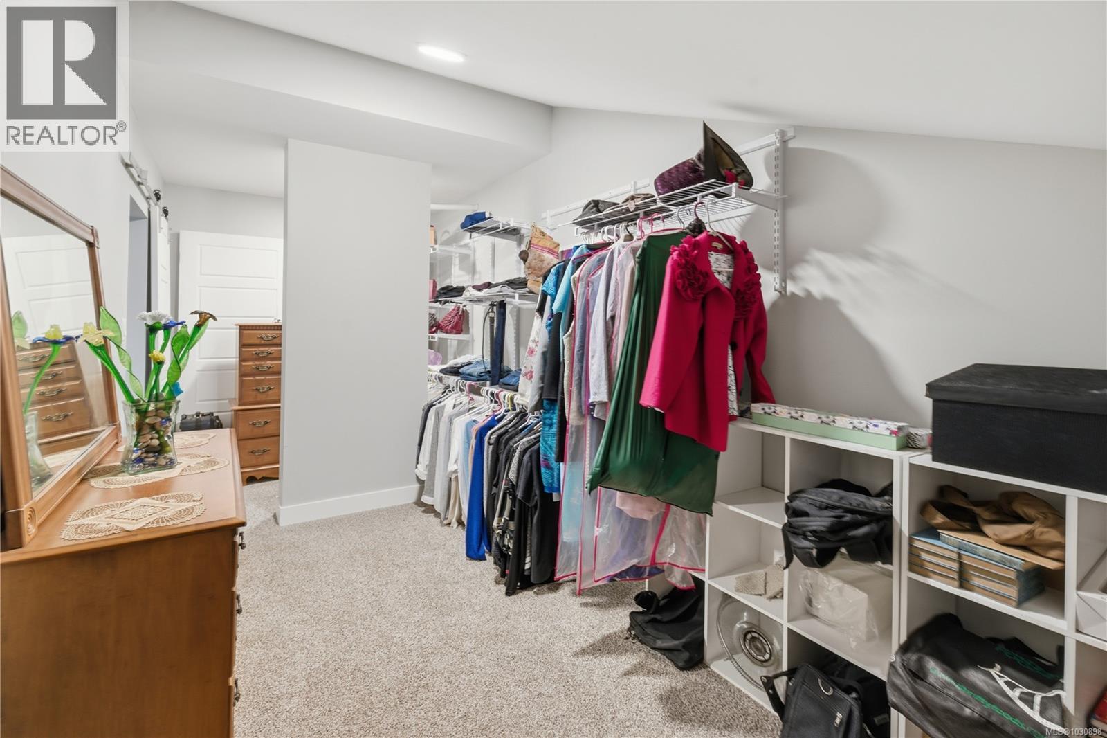 611 2562 Departure Bay Rd, Nanaimo