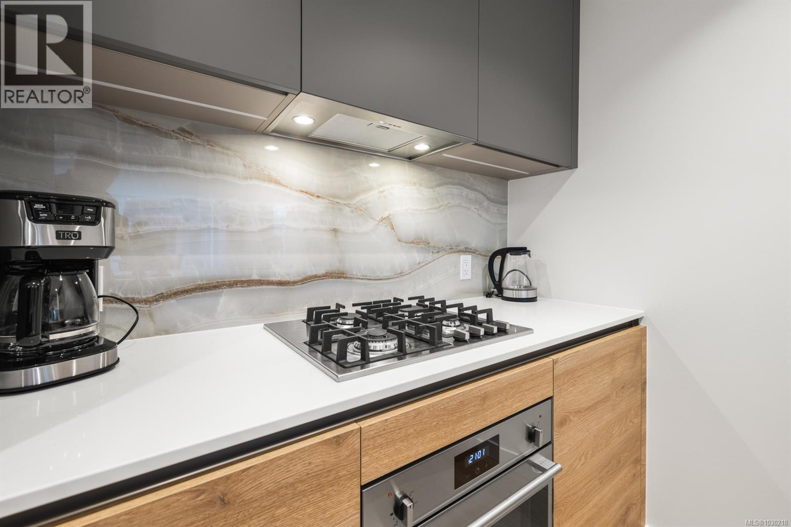 204 369 Tyee Rd, Victoria