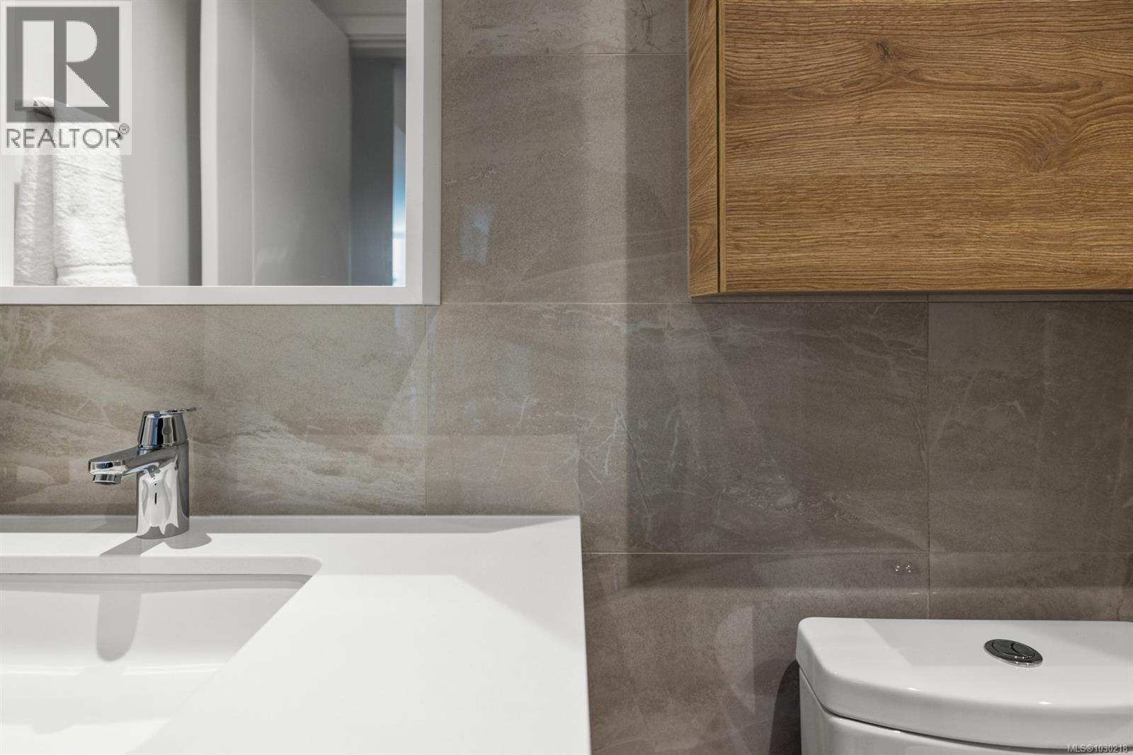 204 369 Tyee Rd, Victoria