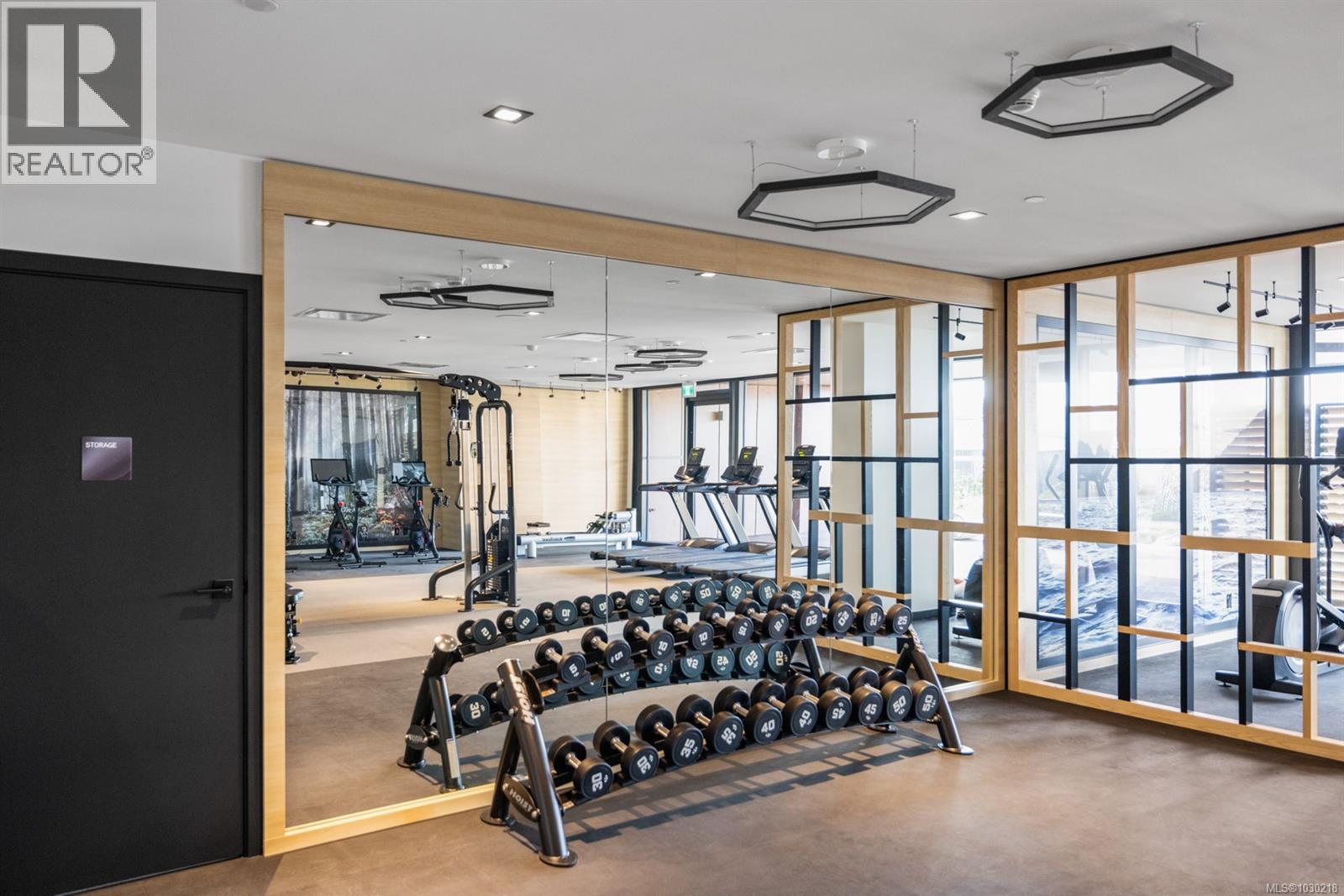 204 369 Tyee Rd, Victoria