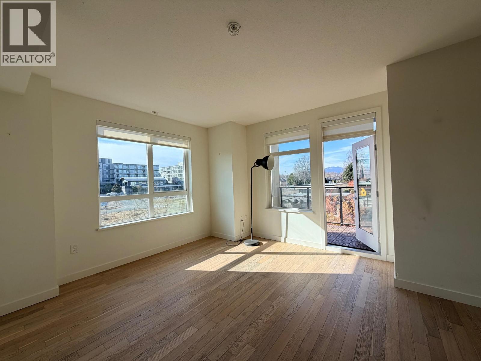 #225-4033 MAY Drive, Richmond