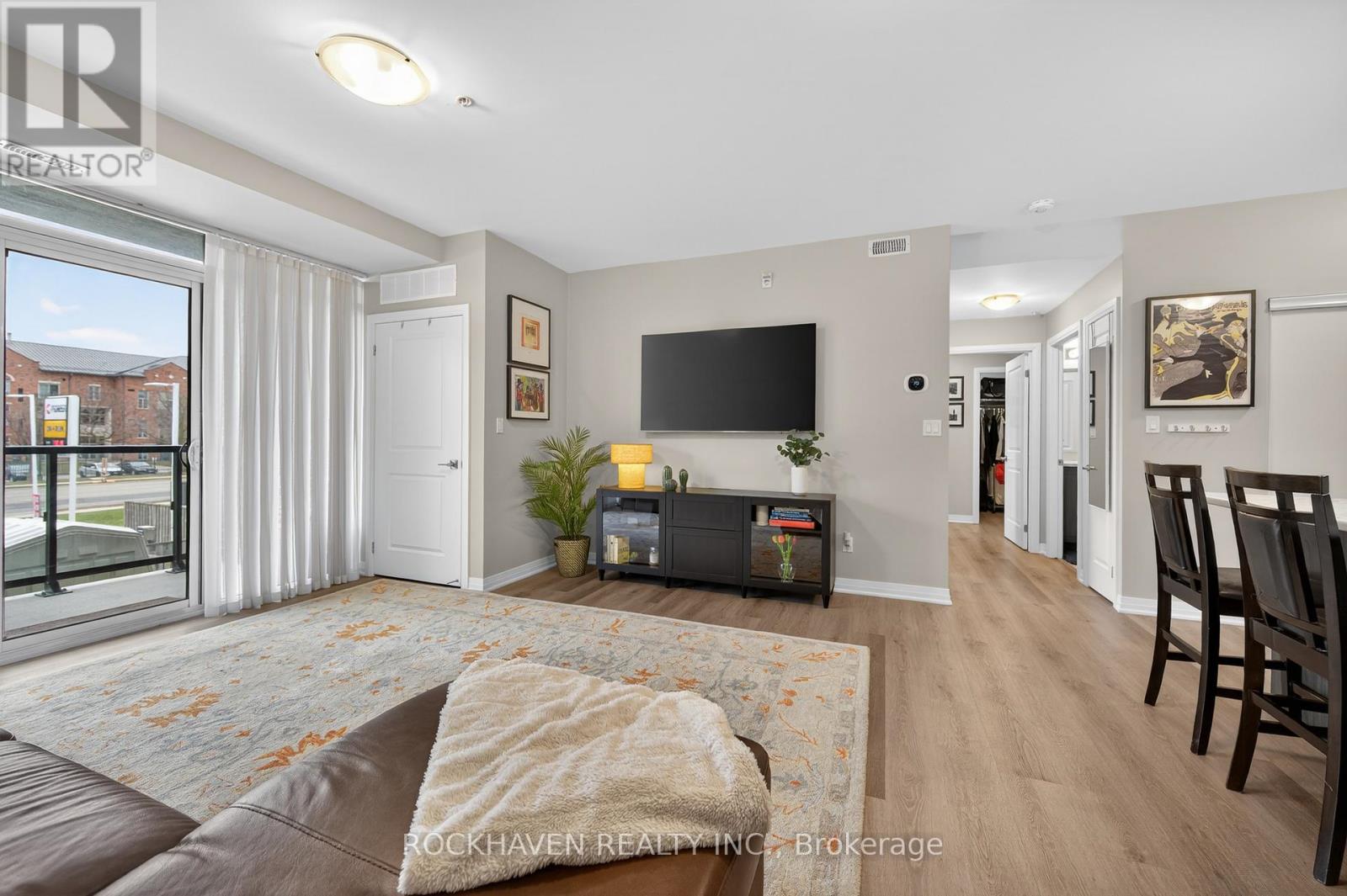 #209 5 HAMILTON STREET N - 16