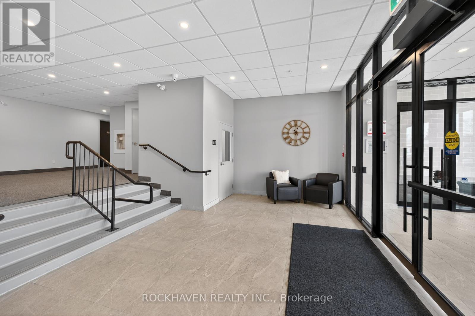 #209 5 HAMILTON STREET N - 34