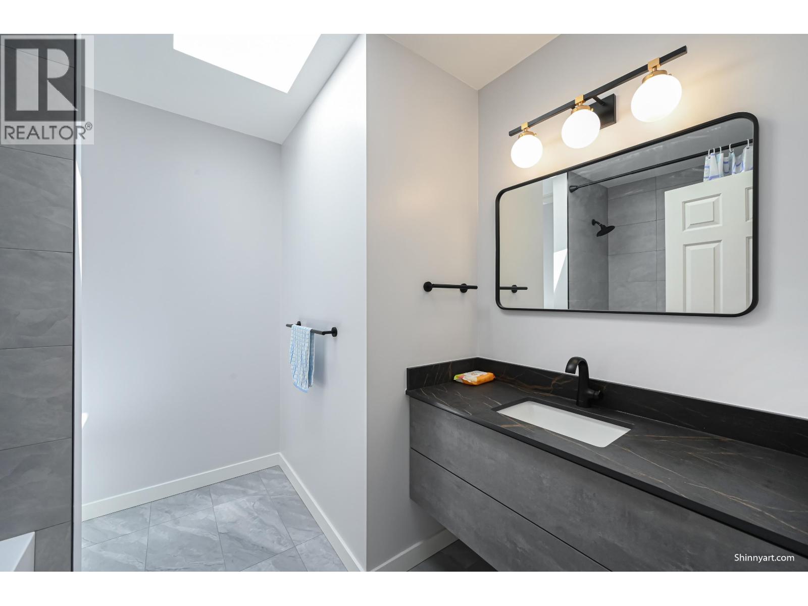 6339 CANADA WAY, Burnaby