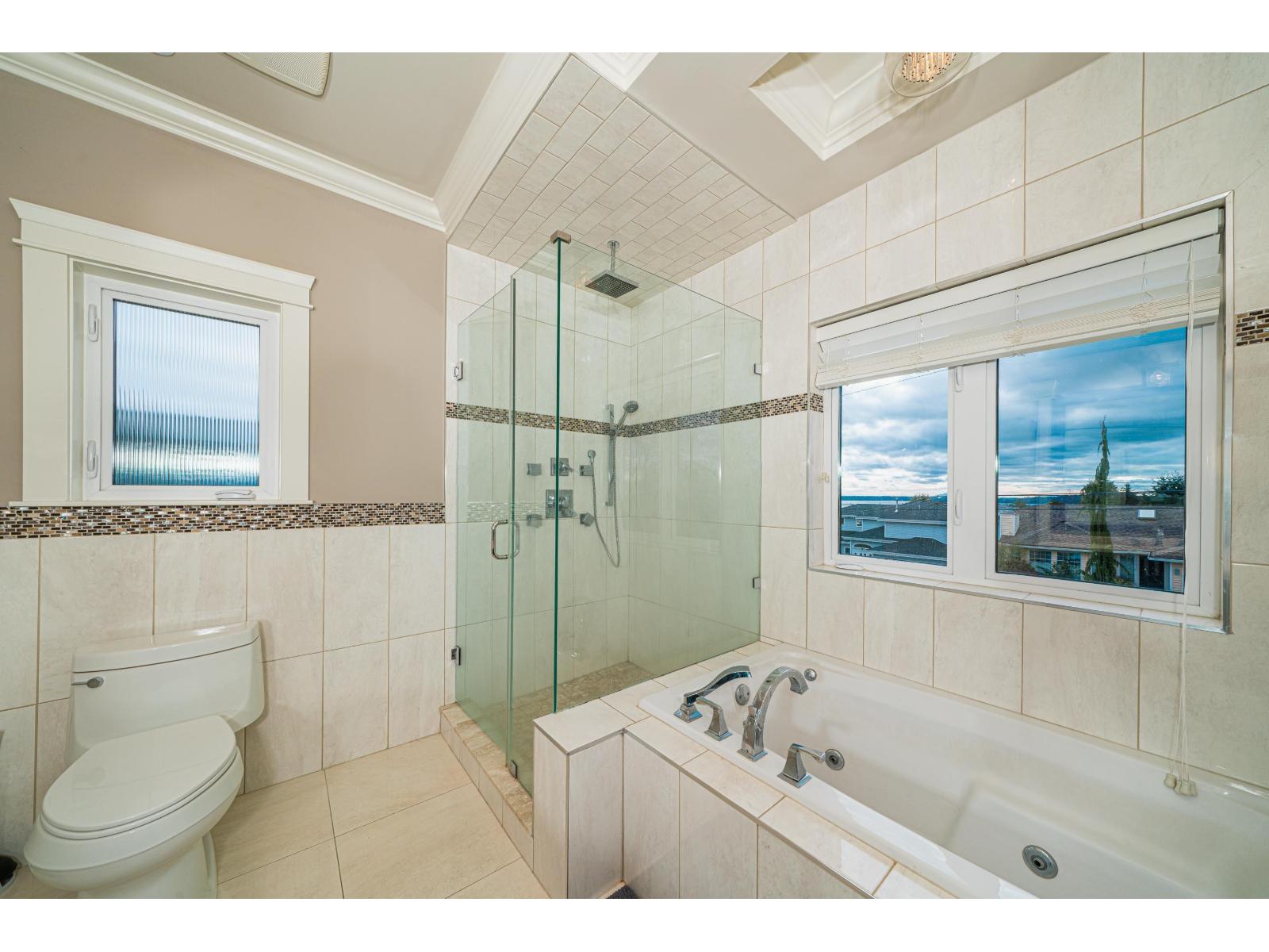 15807 BUENA VISTA AVENUE, White Rock