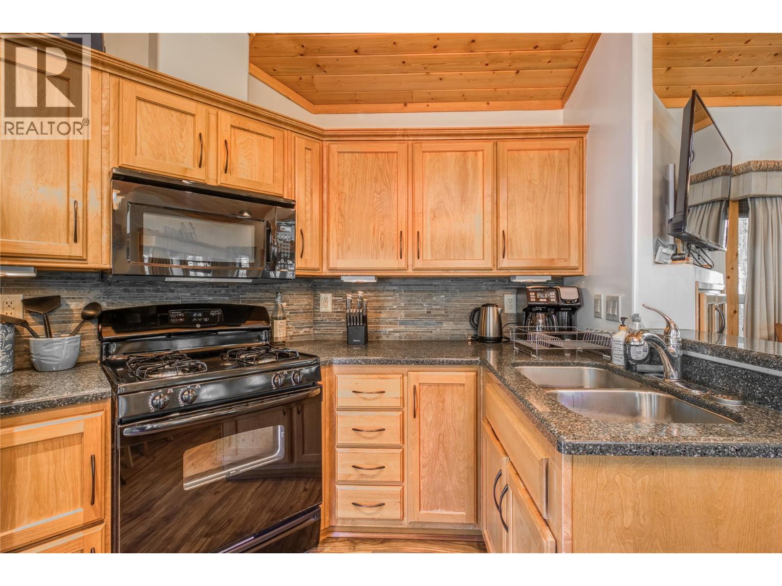 4835 Paradise Valley Drive Unit# 39, Peachland