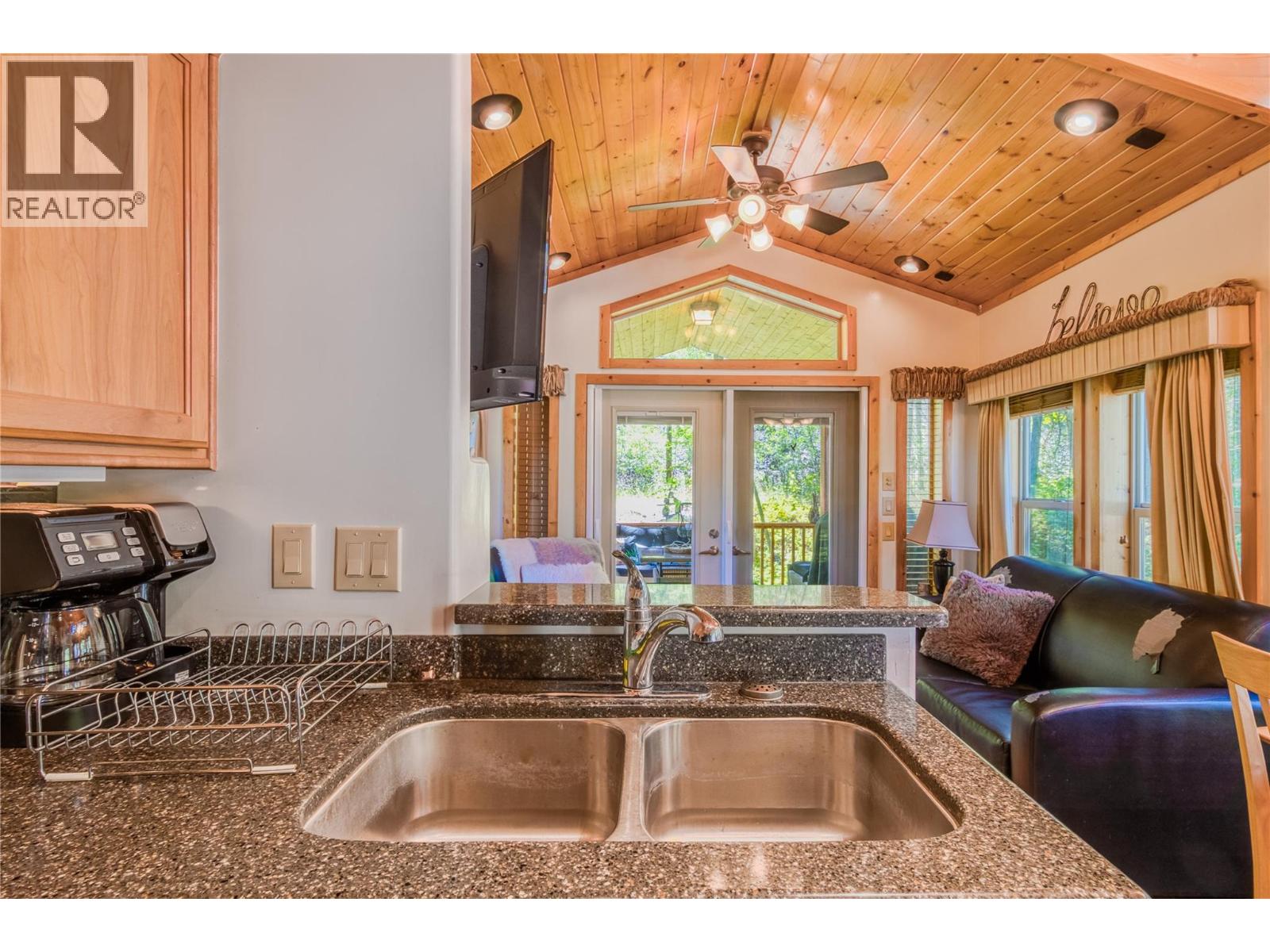 4835 Paradise Valley Drive Unit# 39, Peachland