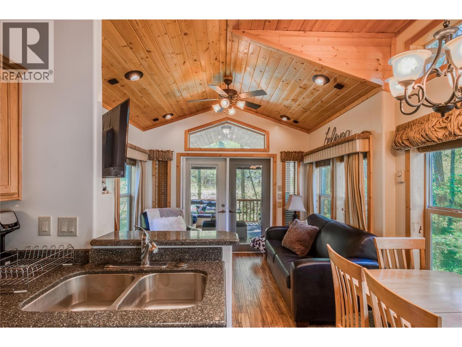 4835 Paradise Valley Drive Unit# 39, Peachland