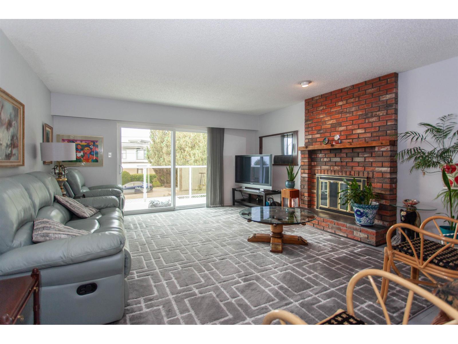 1232 FOSTER STREET, White Rock