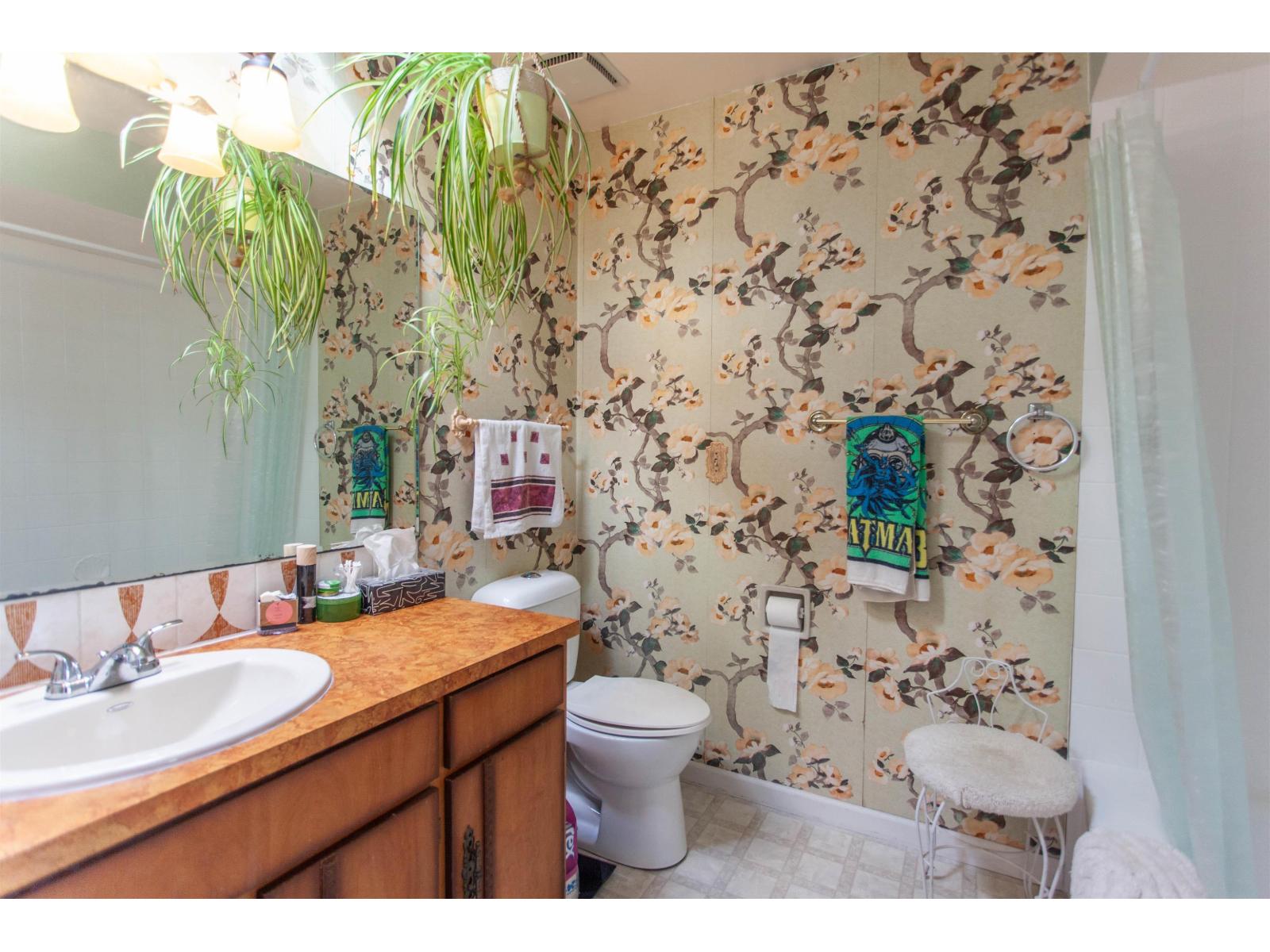 1232 FOSTER STREET, White Rock