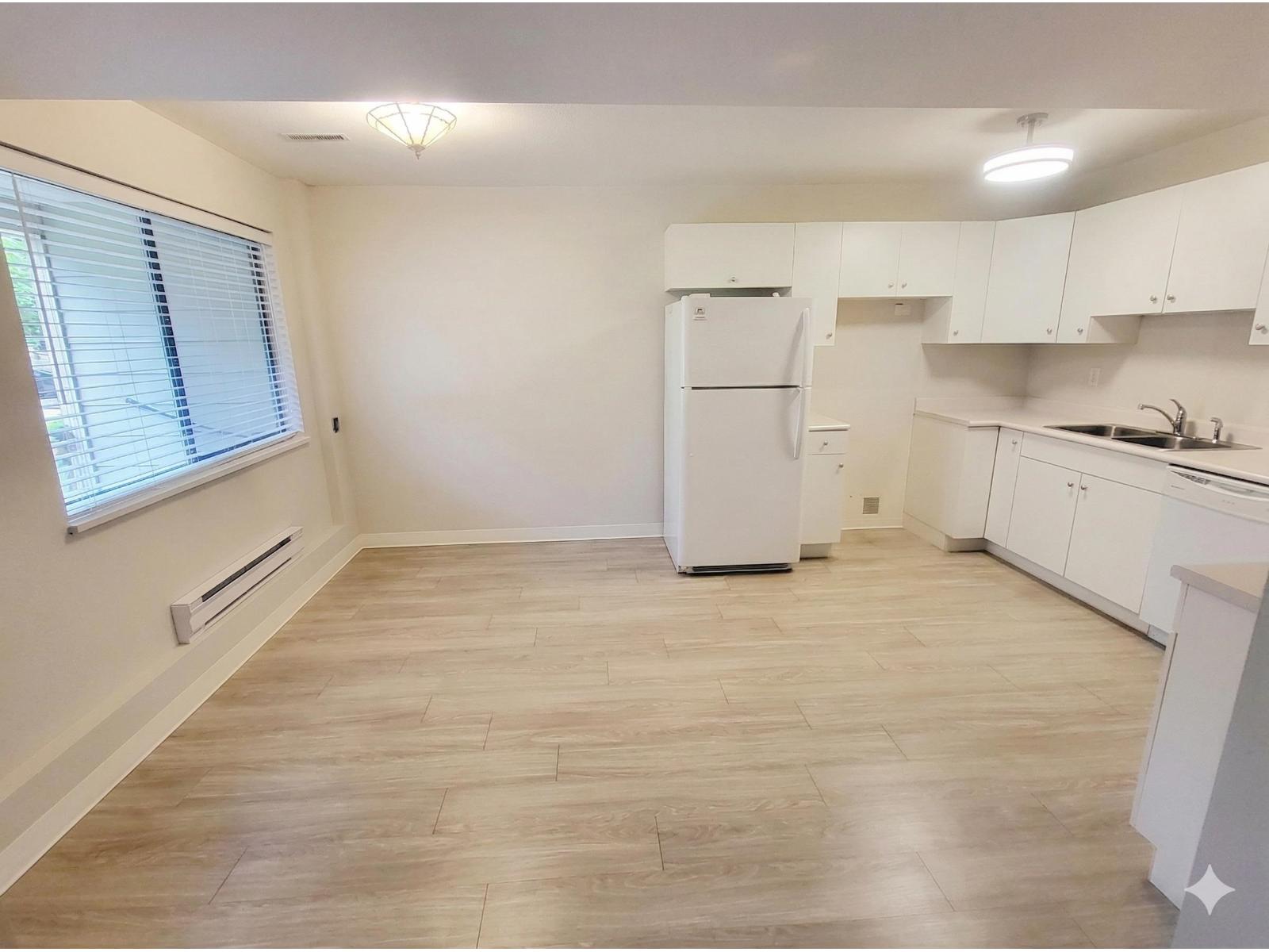 1232 FOSTER STREET, White Rock