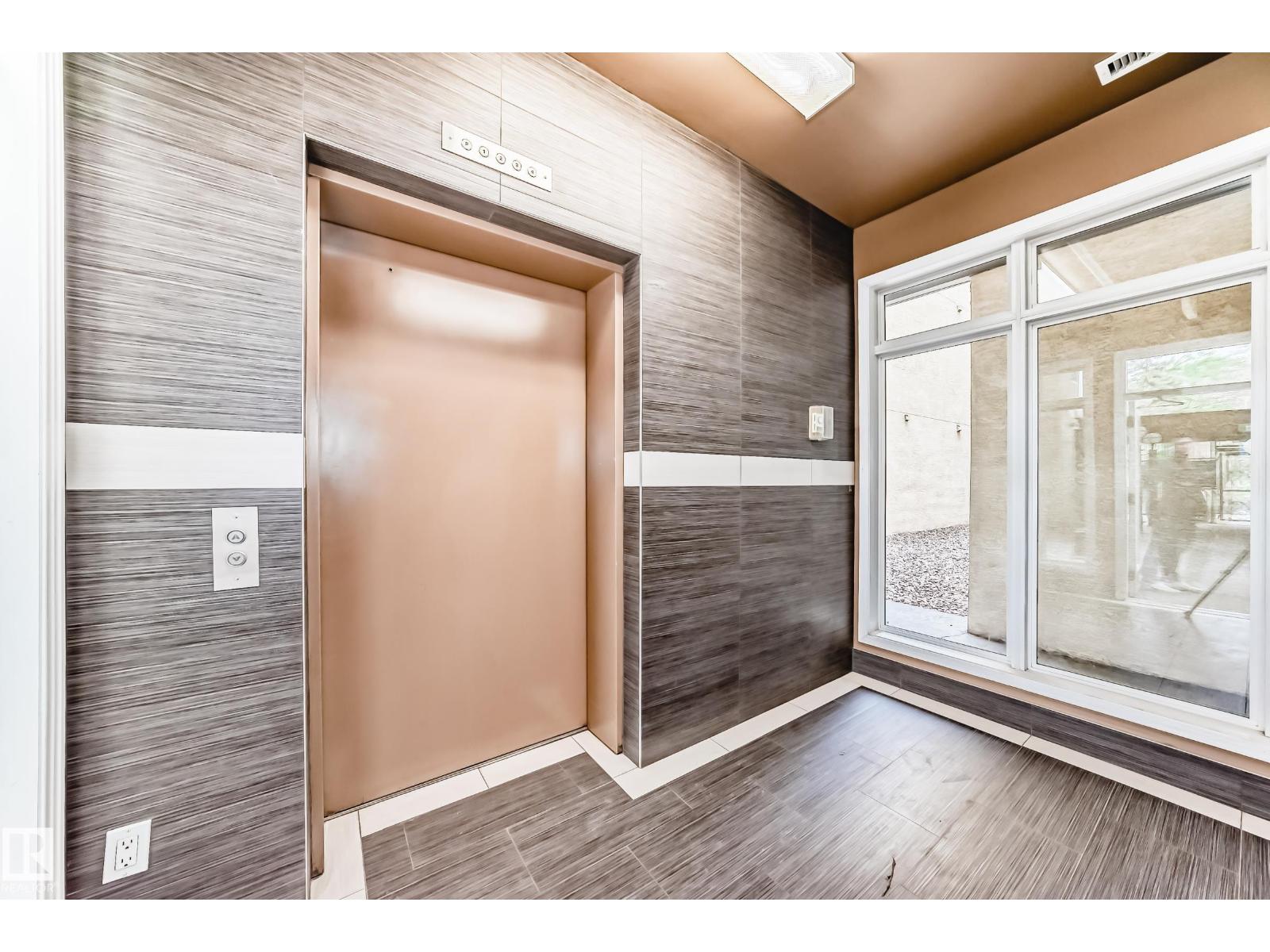 #303 10531 117 ST NW, Edmonton