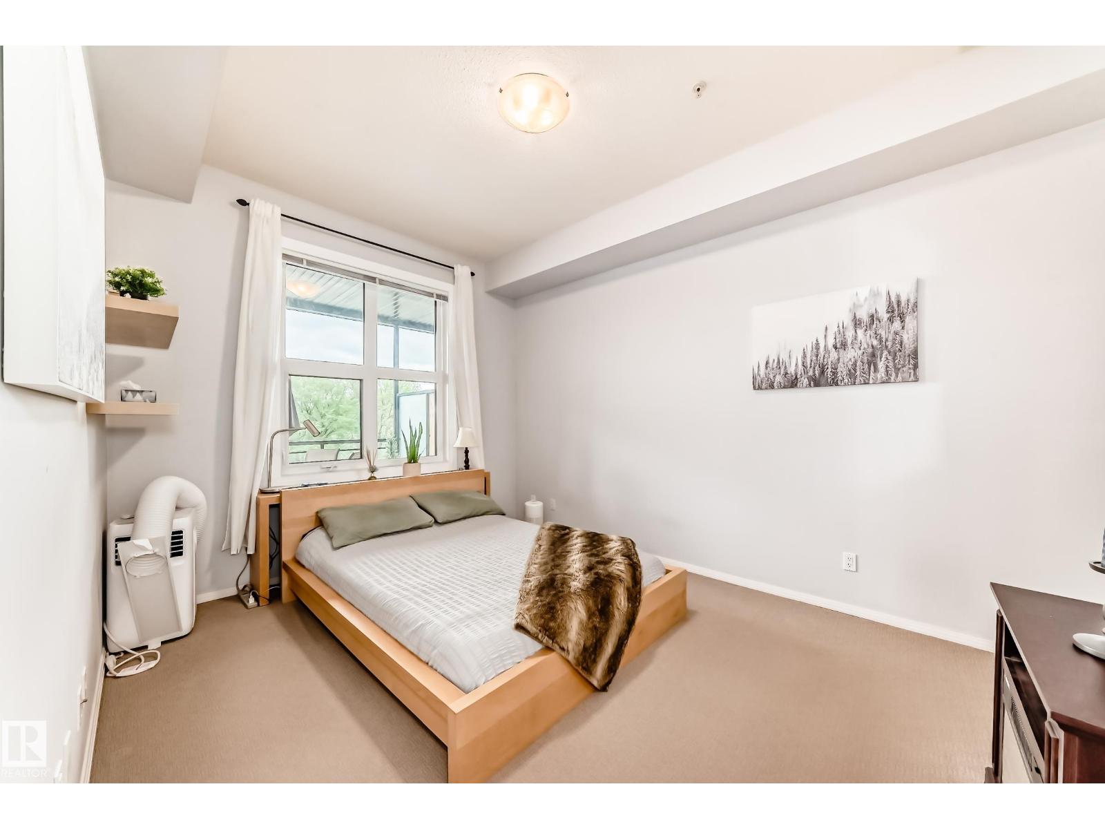 #303 10531 117 ST NW, Edmonton