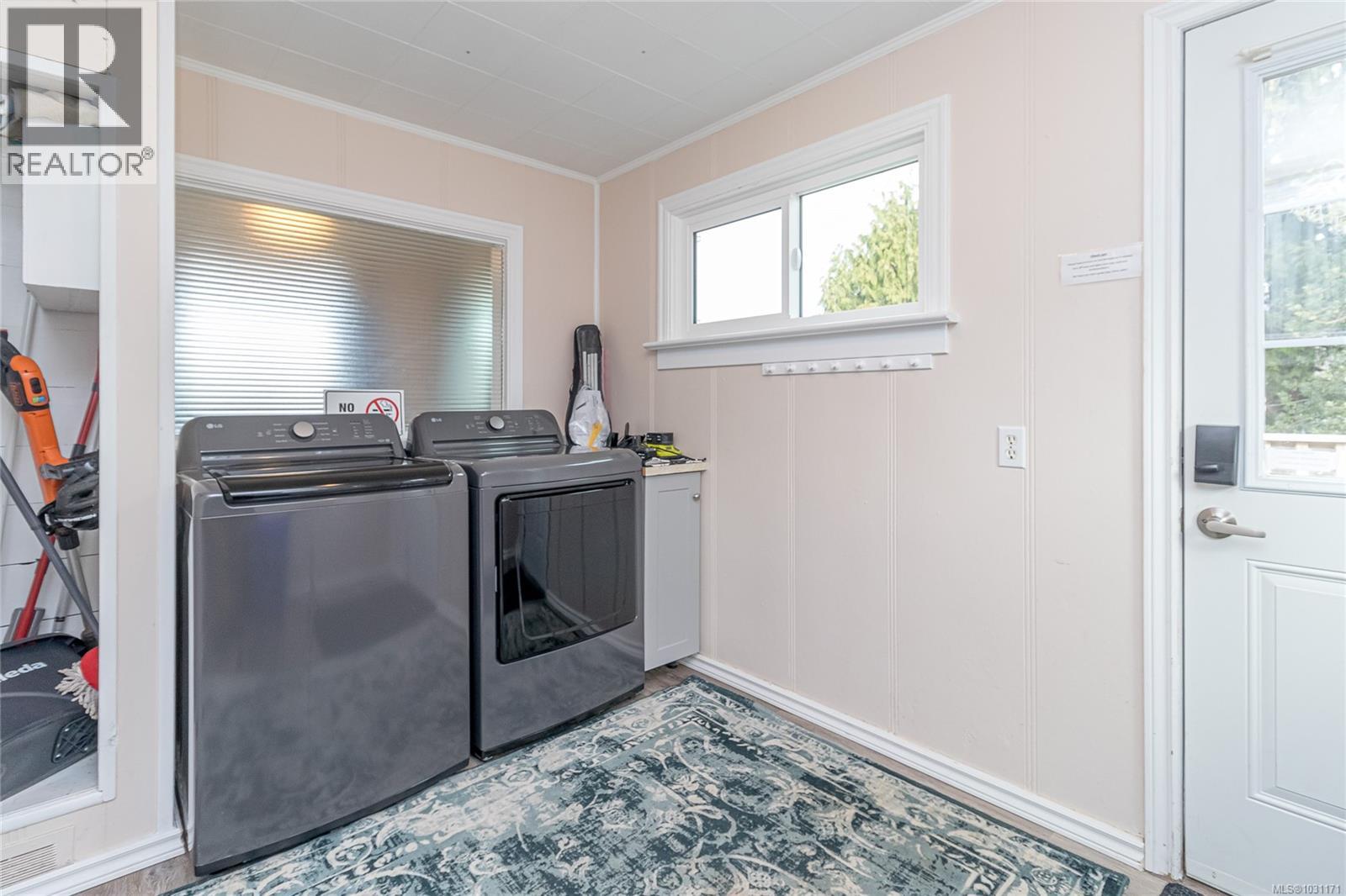 73 Cowichan Ave W, Lake Cowichan