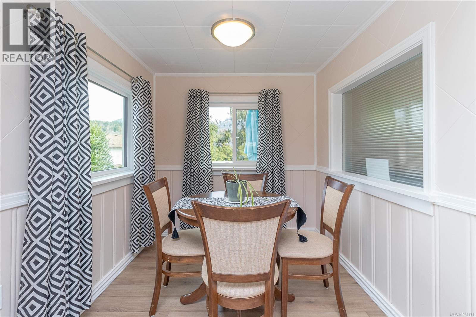 73 Cowichan Ave W, Lake Cowichan