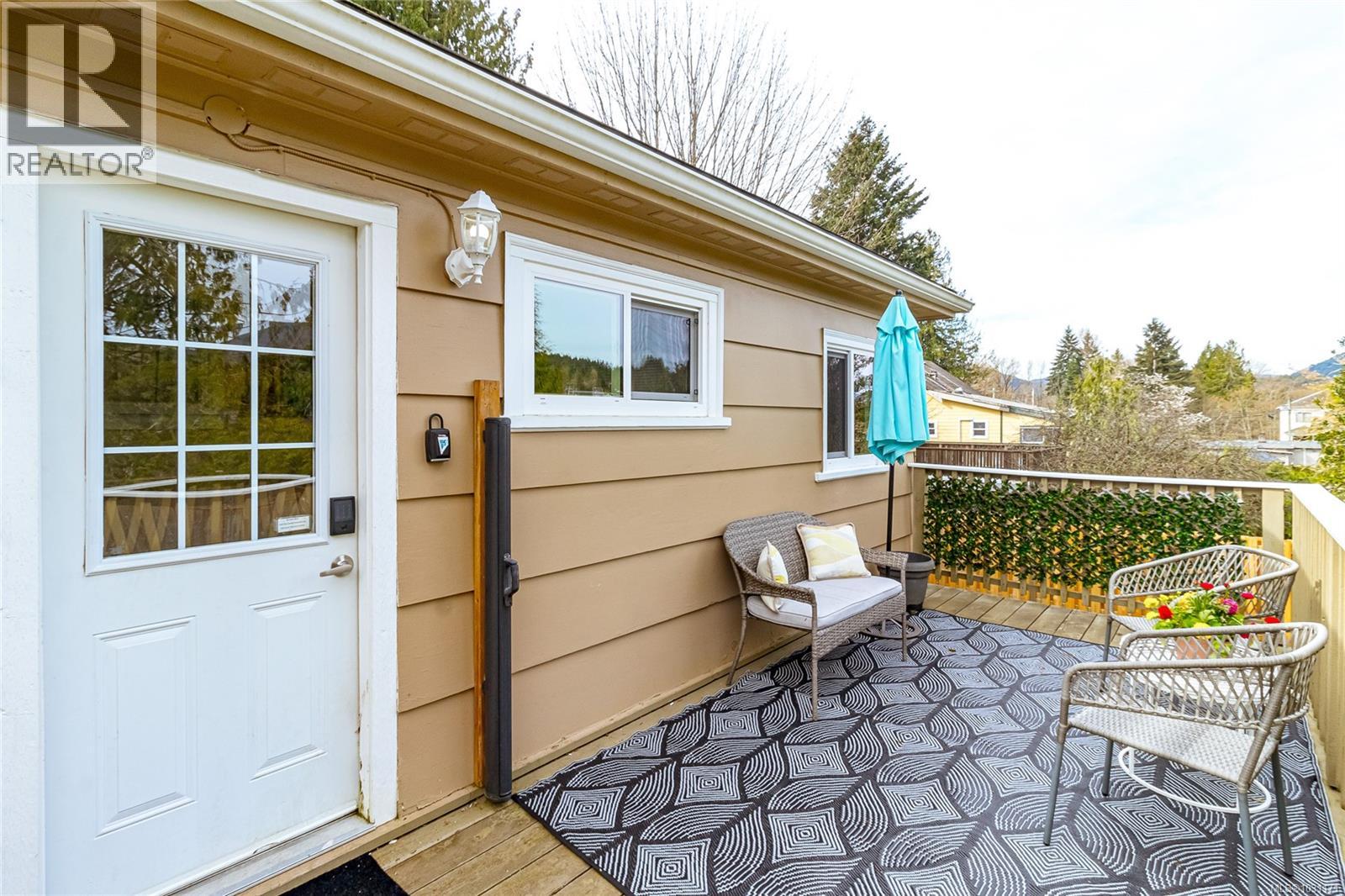 73 Cowichan Ave W, Lake Cowichan