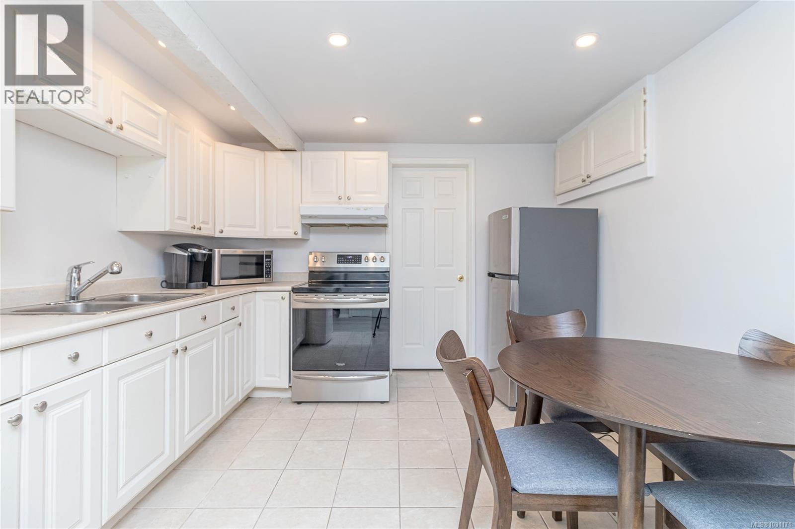 73 Cowichan Ave W, Lake Cowichan