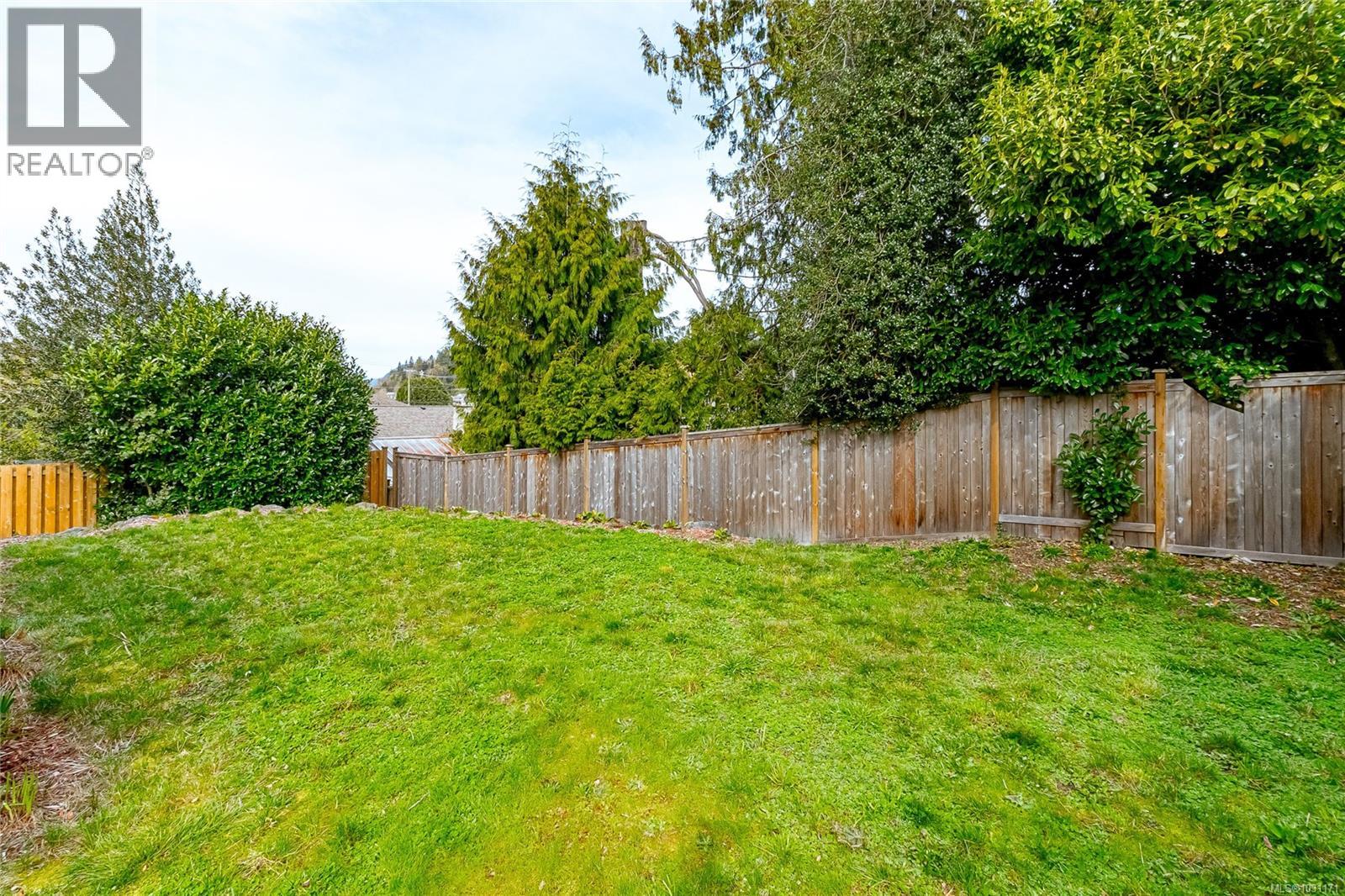 73 Cowichan Ave W, Lake Cowichan