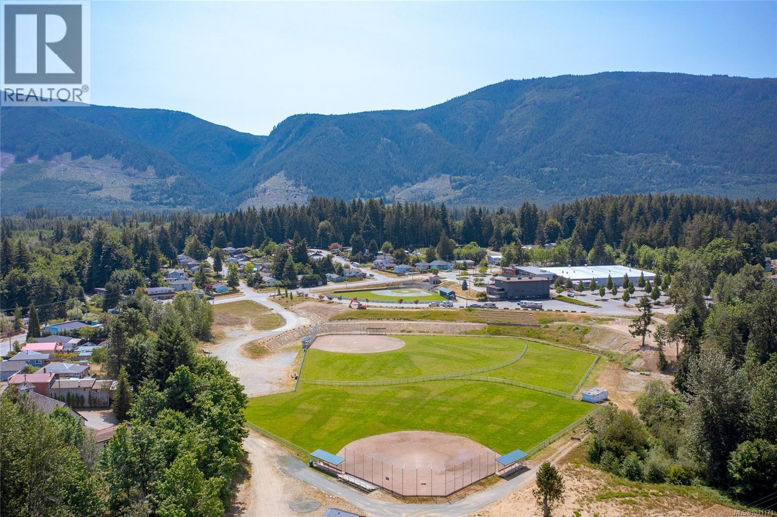 73 Cowichan Ave W, Lake Cowichan