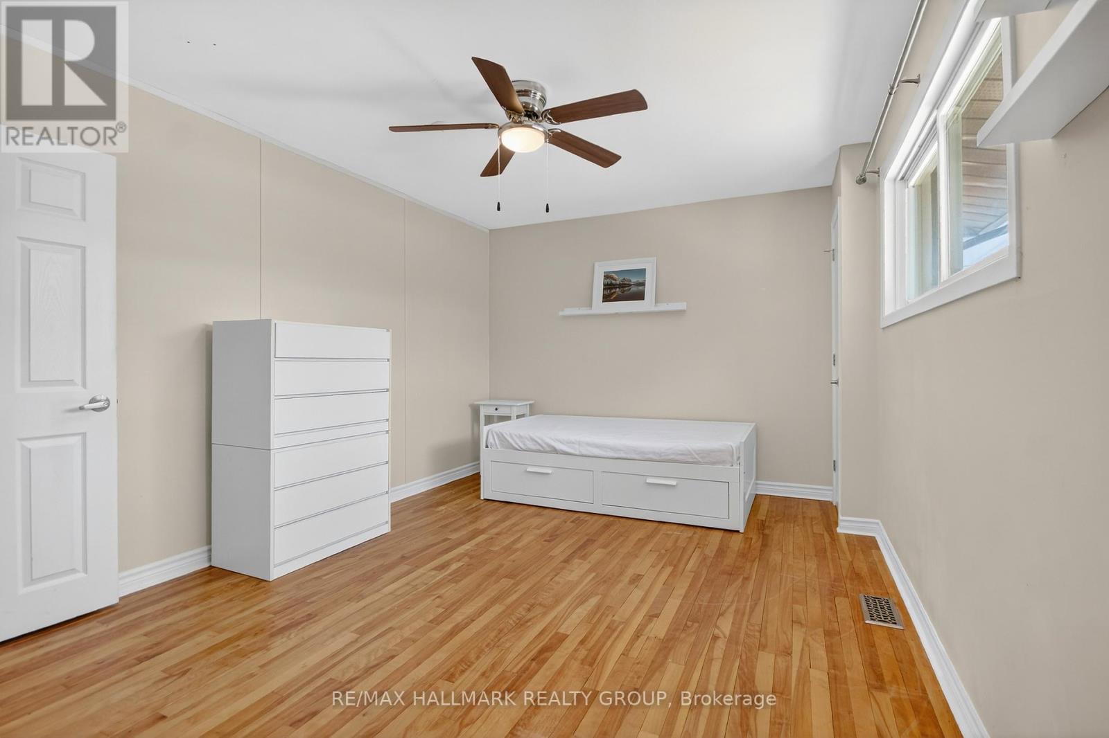 2160 LAMBETH WALK - 18