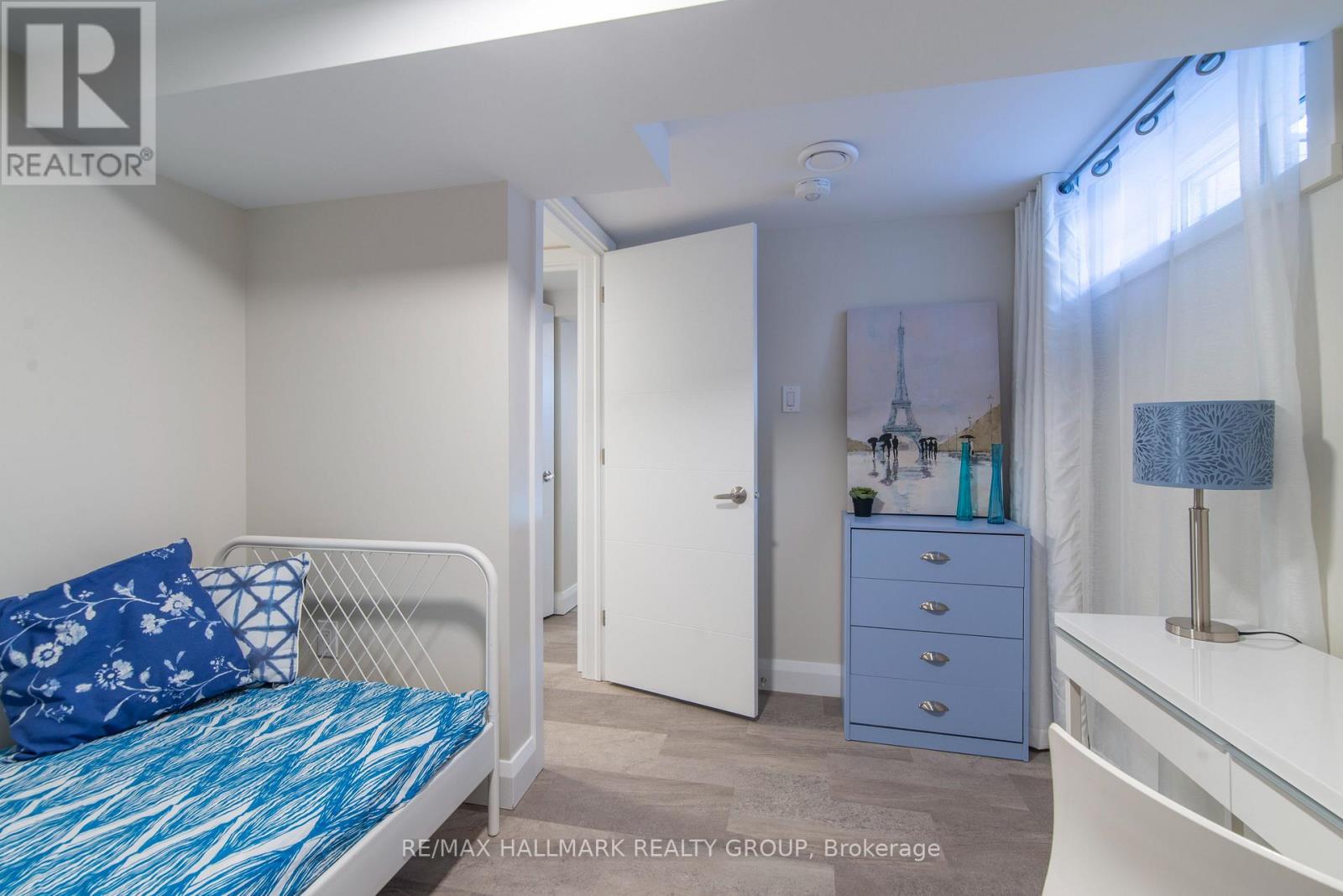2160 LAMBETH WALK - 42