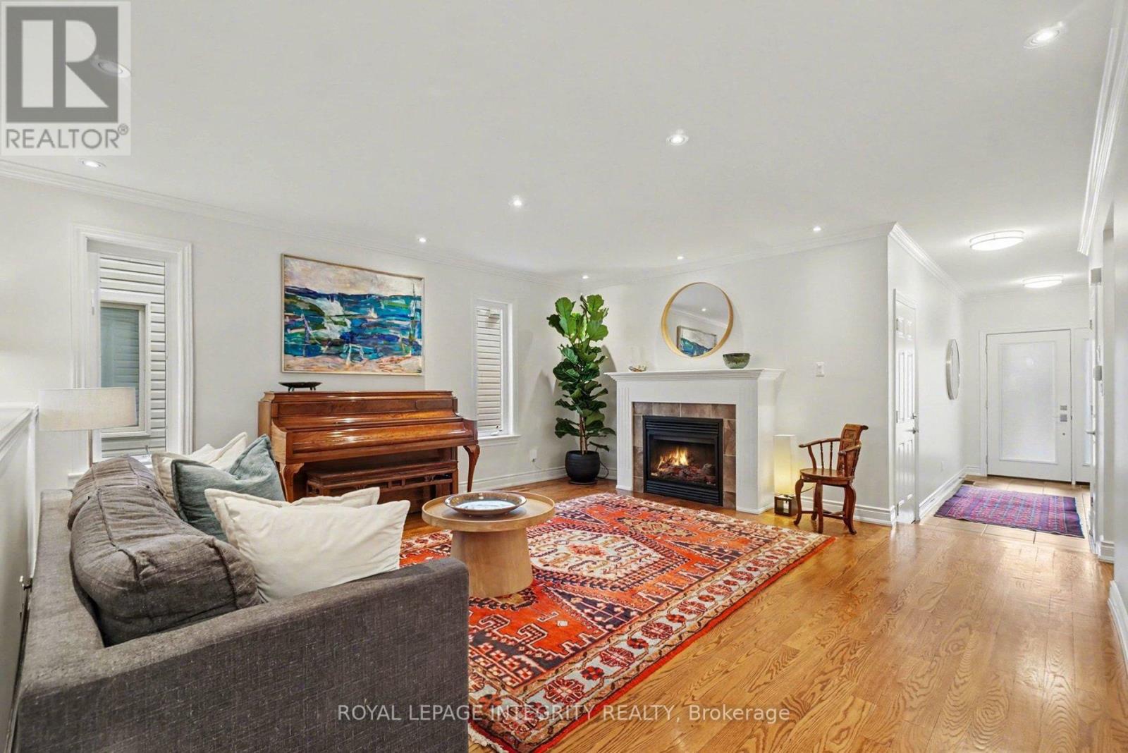 Hardwood flooring, gas fireplace