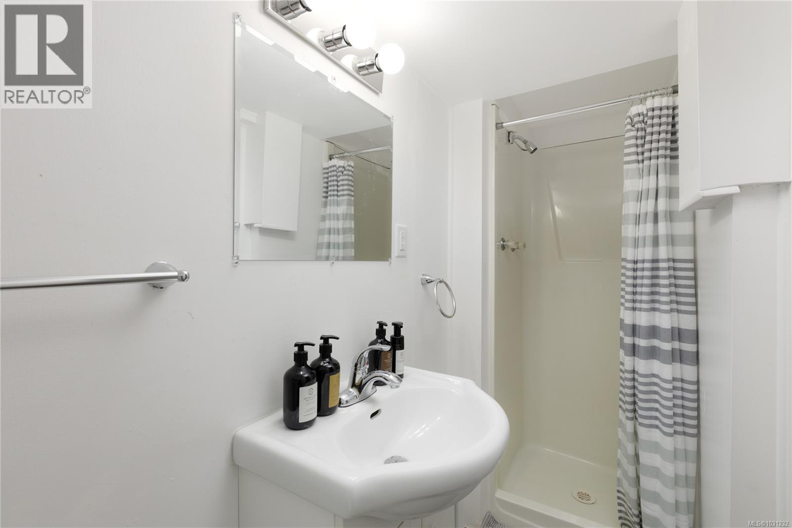 2555 DEPARTURE BAY RD - 21